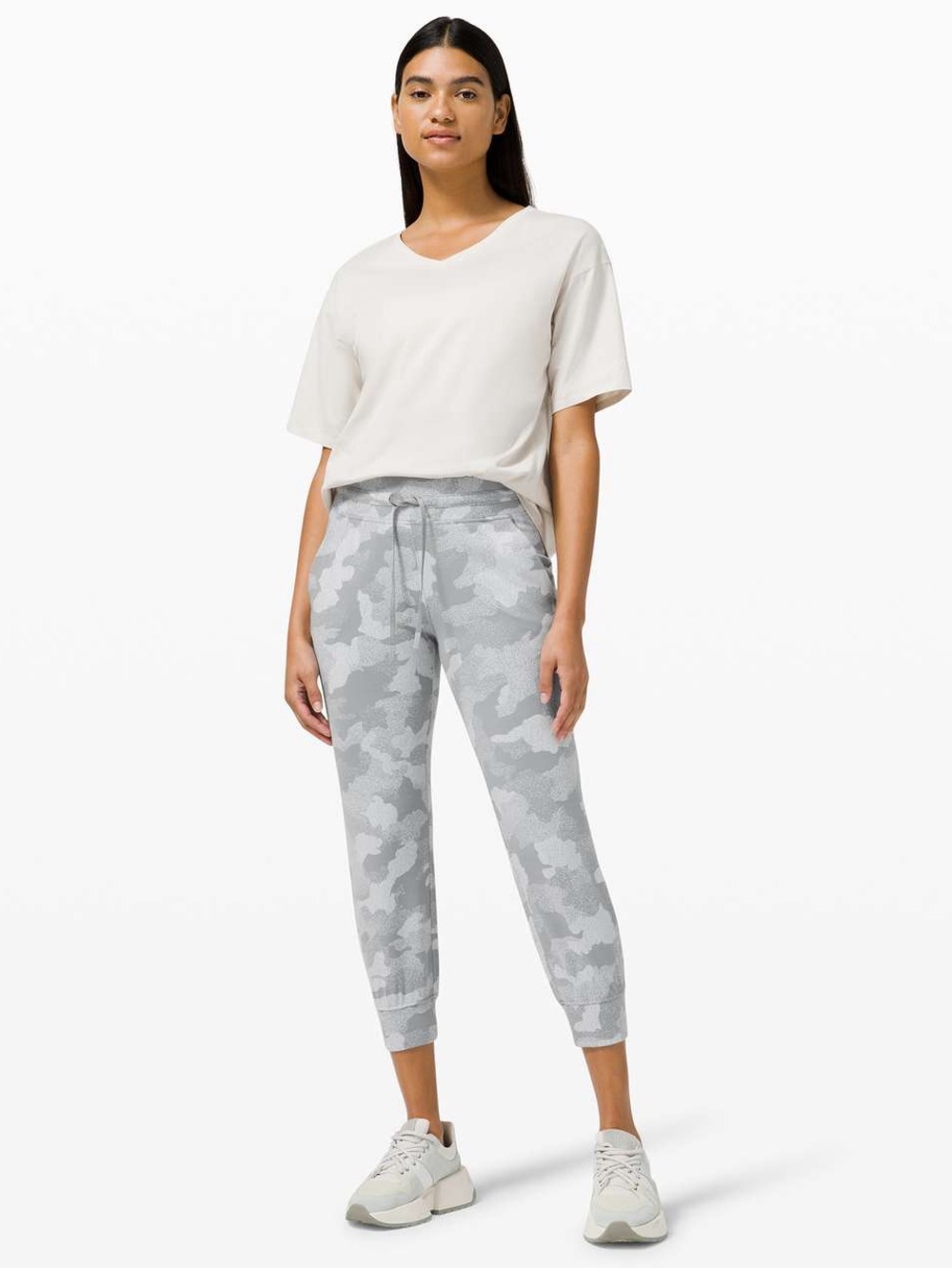 022. Lululemon Ready to Rulu Jogger 24”
Heritage Speckle Camo Jacq. Rhino Grey